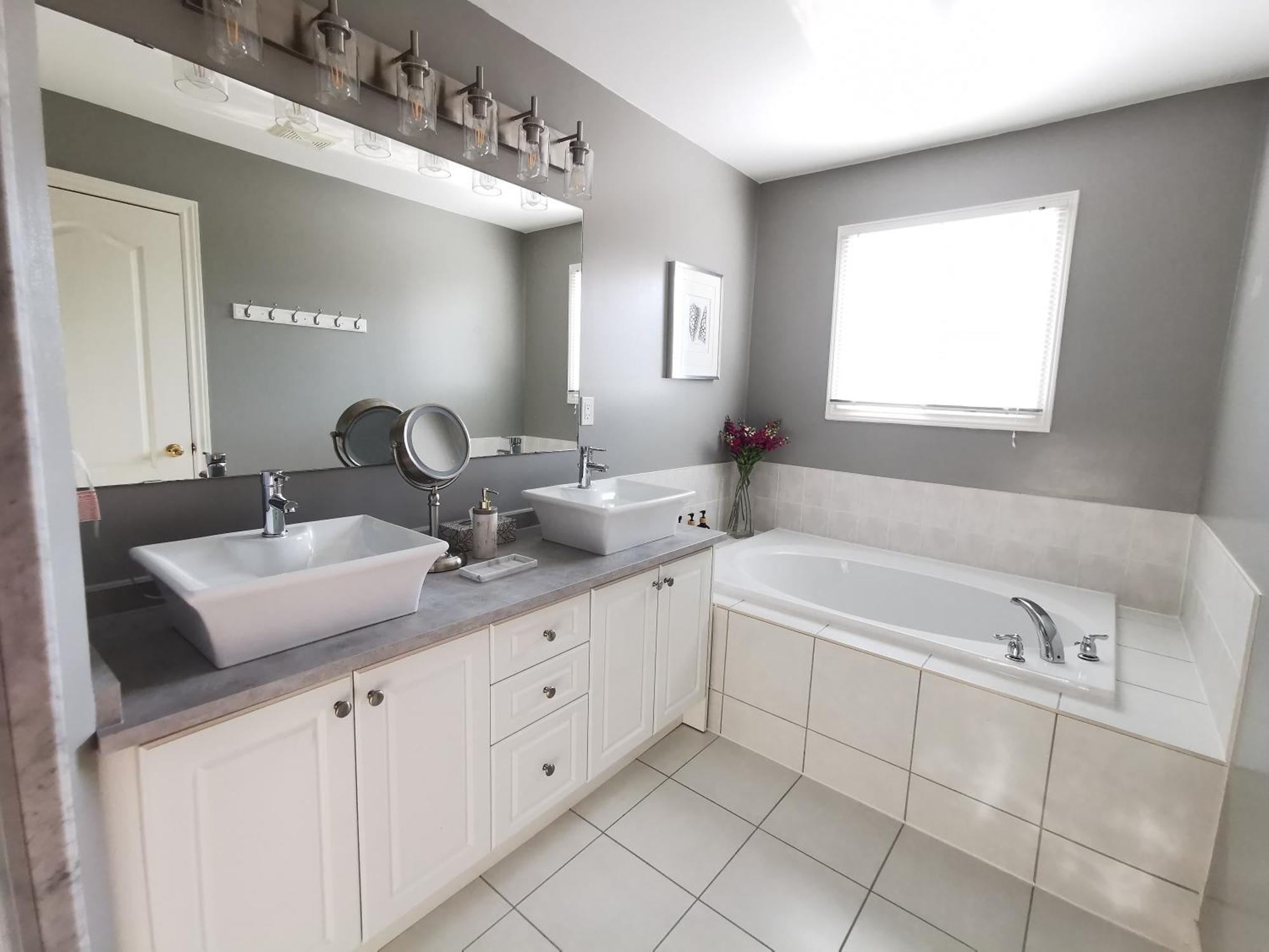 4 Bedroom 3 Washroom Charming Home In Markham With Warm Cozy Vibe Exterior foto